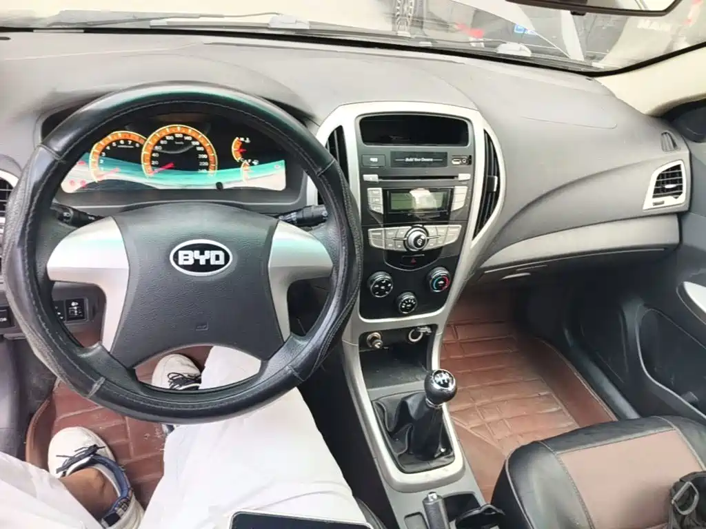 BYD F3 2015 — фото 10