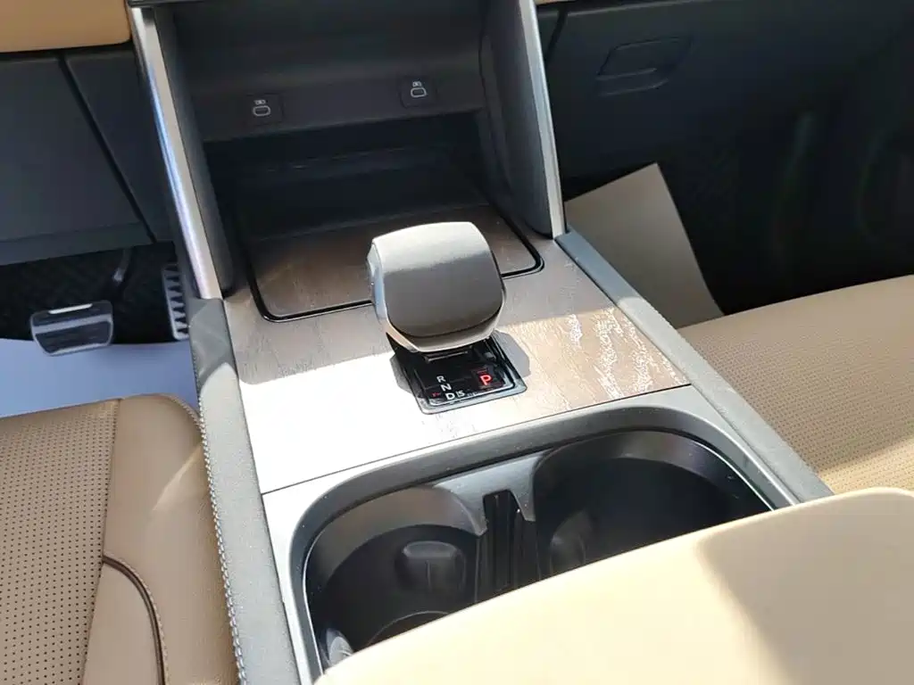 Land Rover Discovery Sport 2025 — фото 14