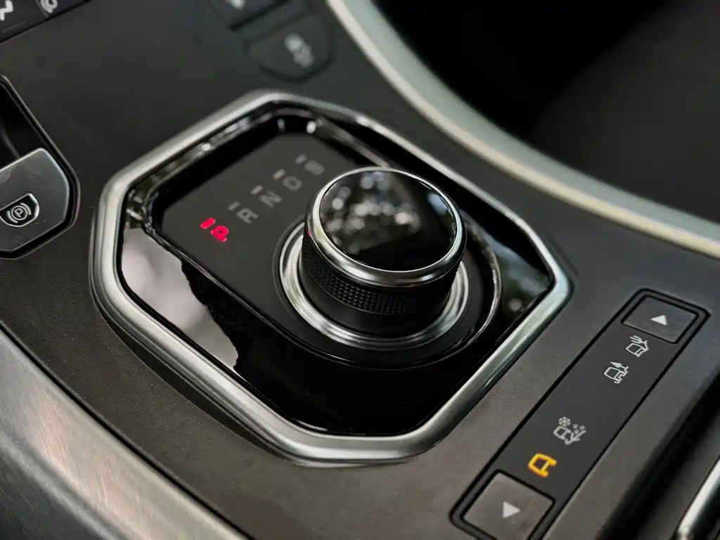 Land Rover Range Rover Evoque 2019 — фото 15