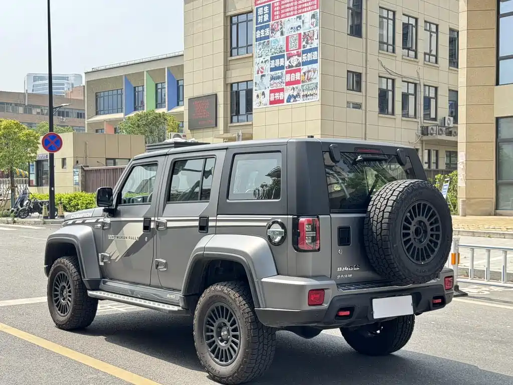 BAIC BJ40 2023 — фото 19