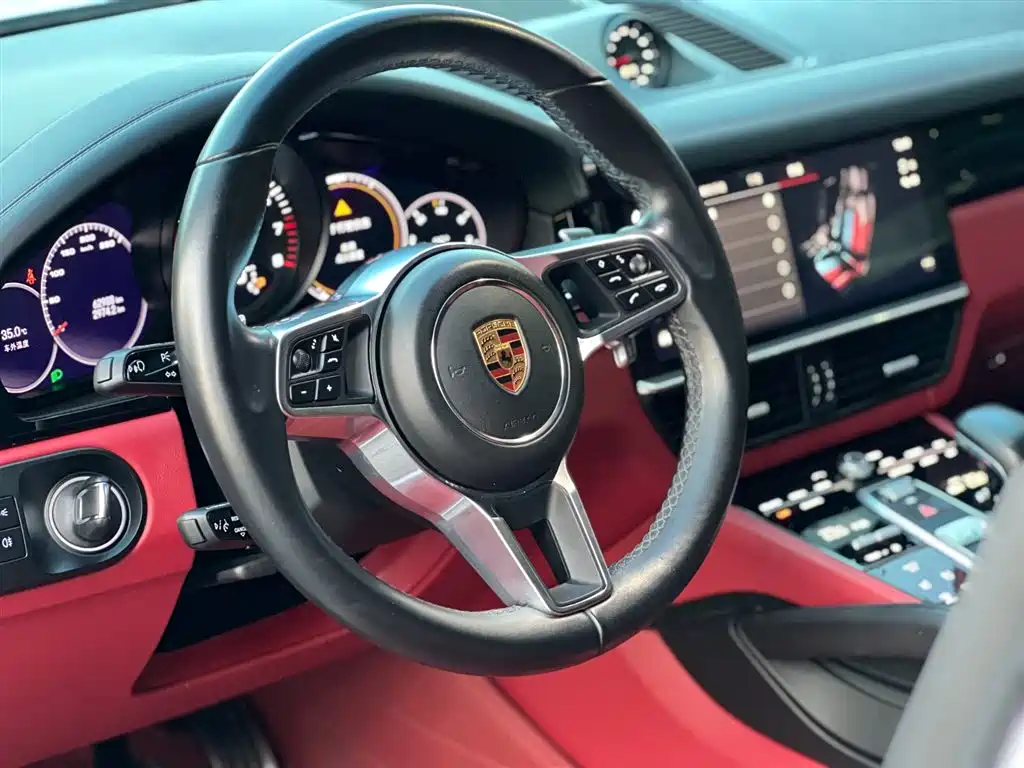 Porsche Cayenne 2022 — фото 15