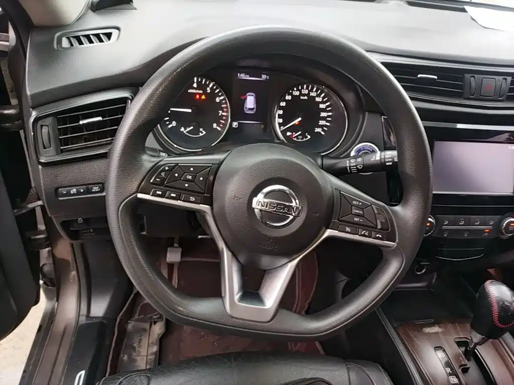 Nissan X-Trail 2018 — фото 11