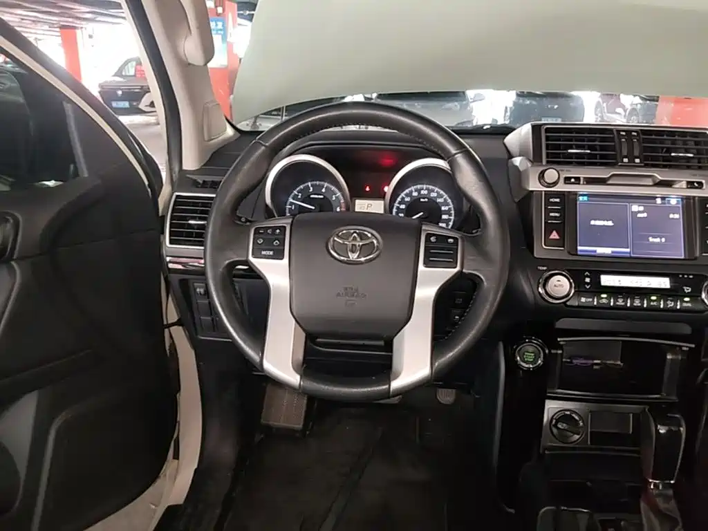 Toyota Prado 2017 — фото 11
