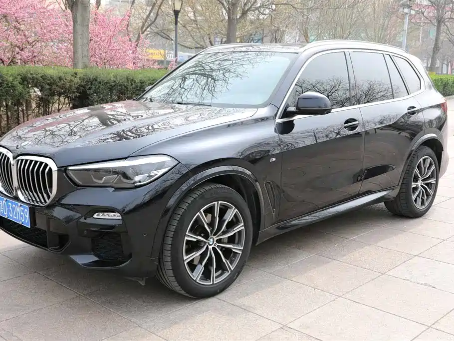 BMW X5 2021 — фото 1