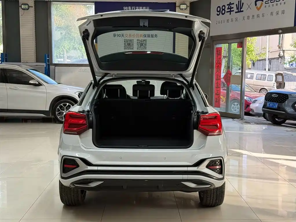 Audi Q2L 2023 — фото 22