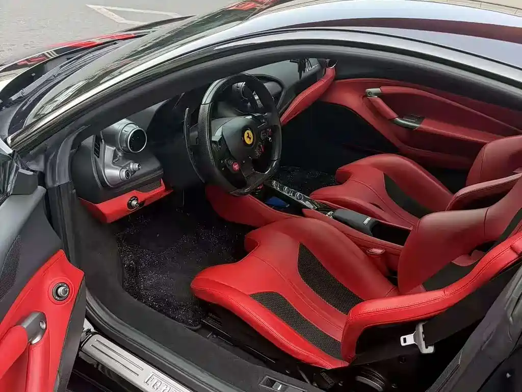 Ferrari F8 2022 — фото 8