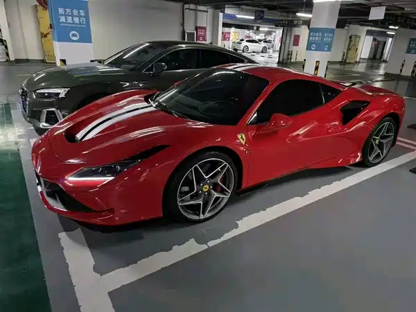 Ferrari F8 2021