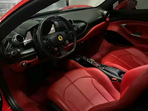 Ferrari F8 2021