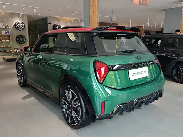 MINI JCW 2025