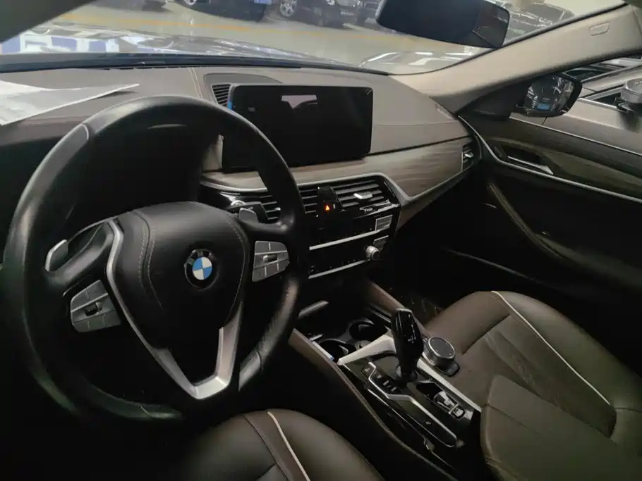 BMW 5 Series 2023 — фото 12