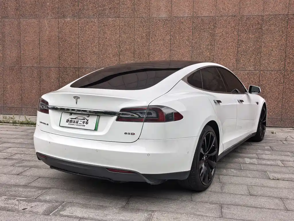 Tesla Model S 2016