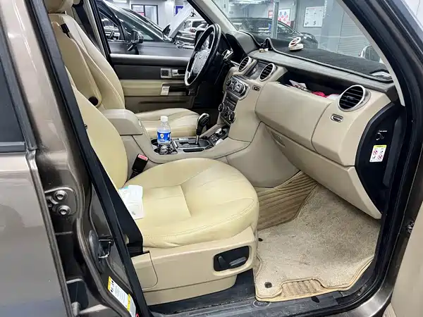 Land Rover Discovery 2011