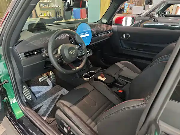 MINI JCW 2025
