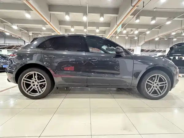 Porsche Macan 2021