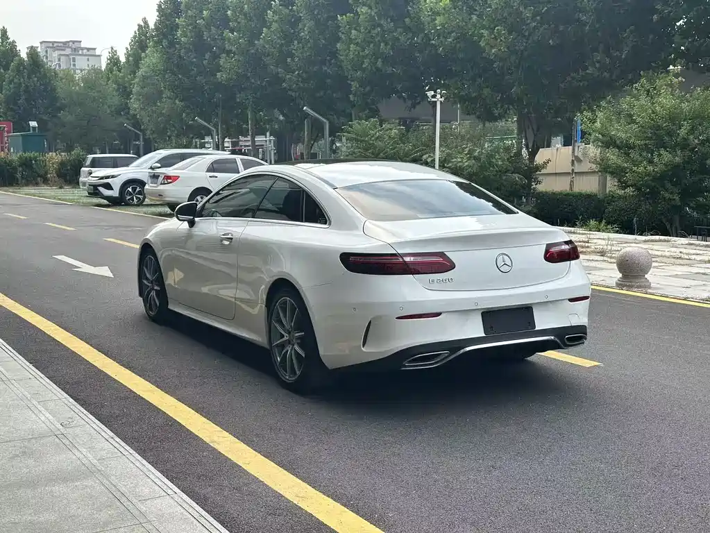 Mercedes-Benz E-Class 2023