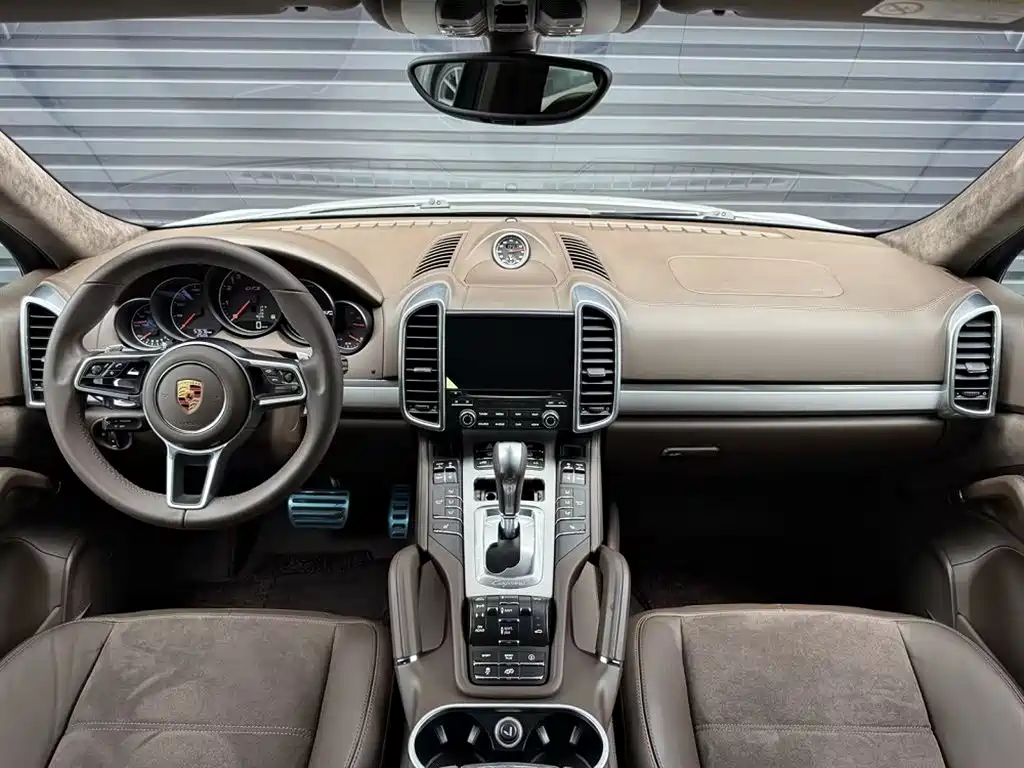 Porsche Cayenne 2016 — фото 5