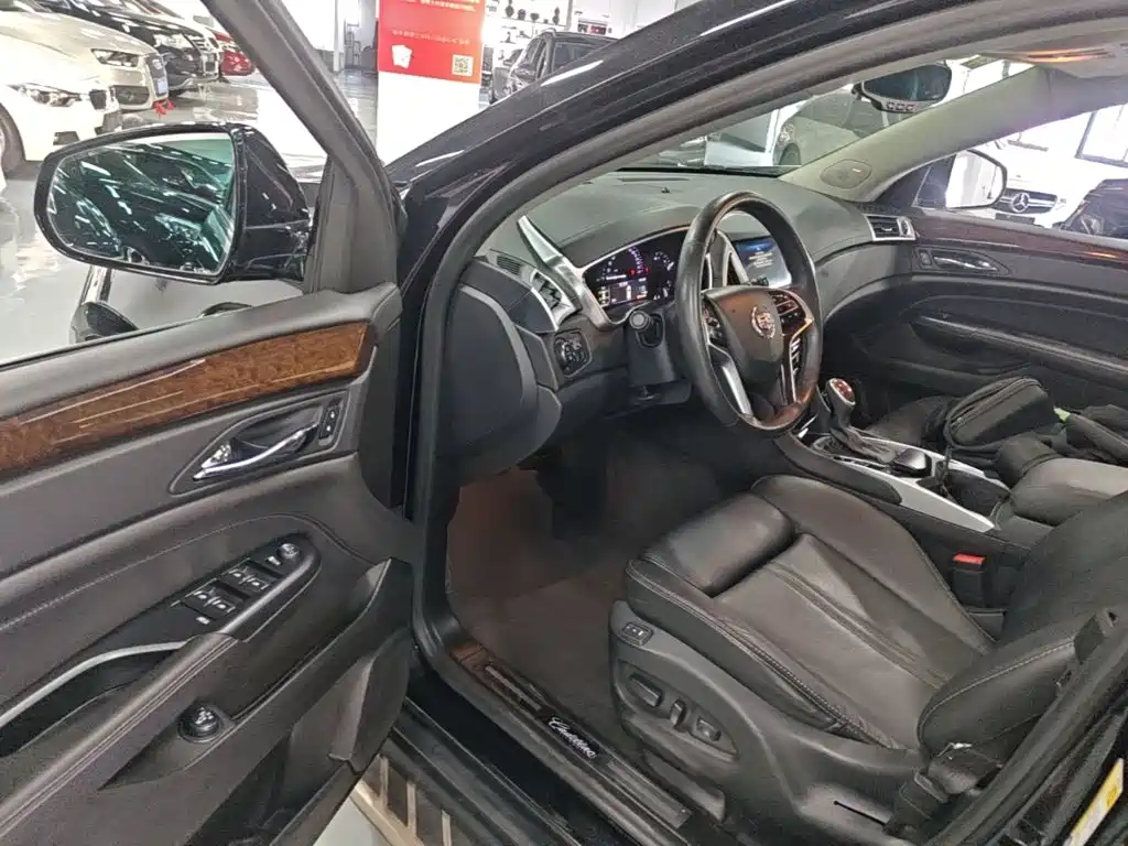 Cadillac SRX 2016 — фото 16