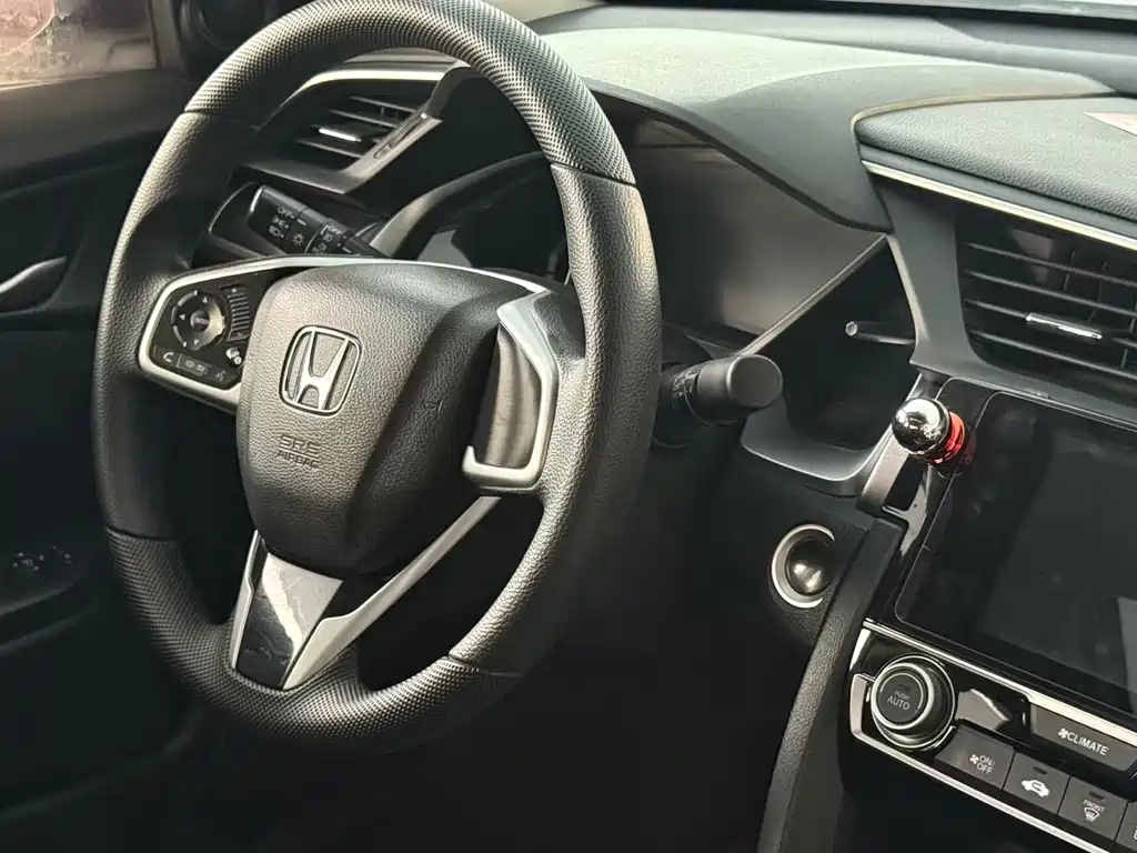 Honda Civic 2016 — фото 13