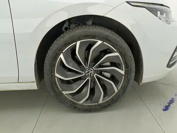 Volkswagen Golf 2024