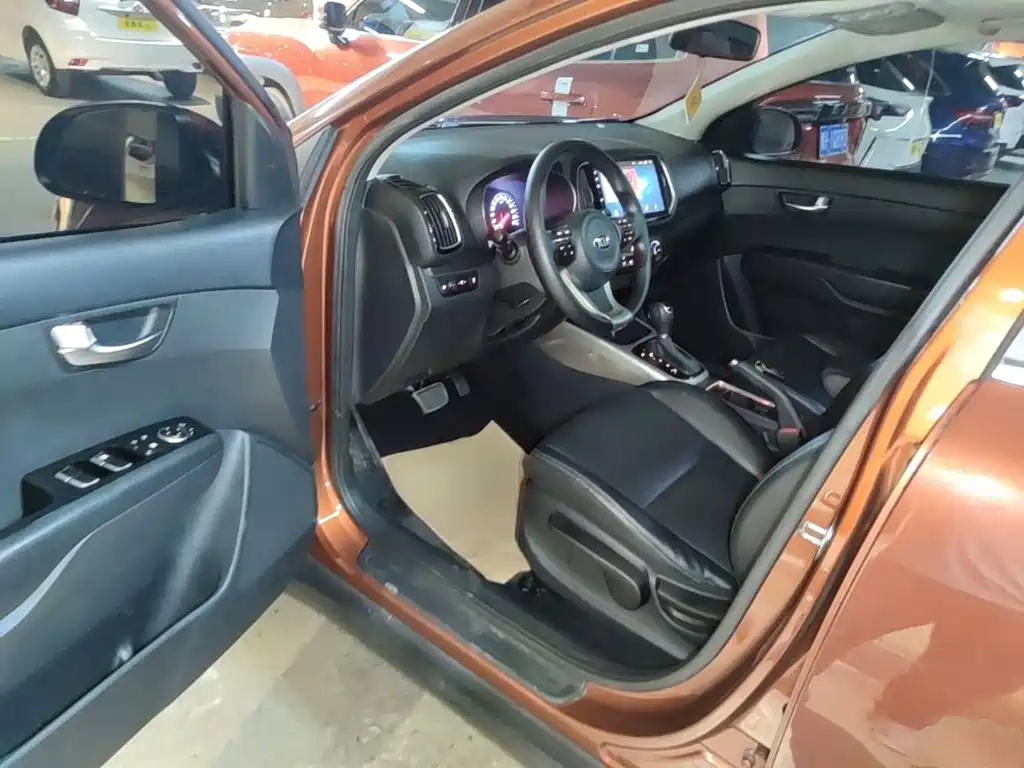 Kia KX3 2015 — фото 16