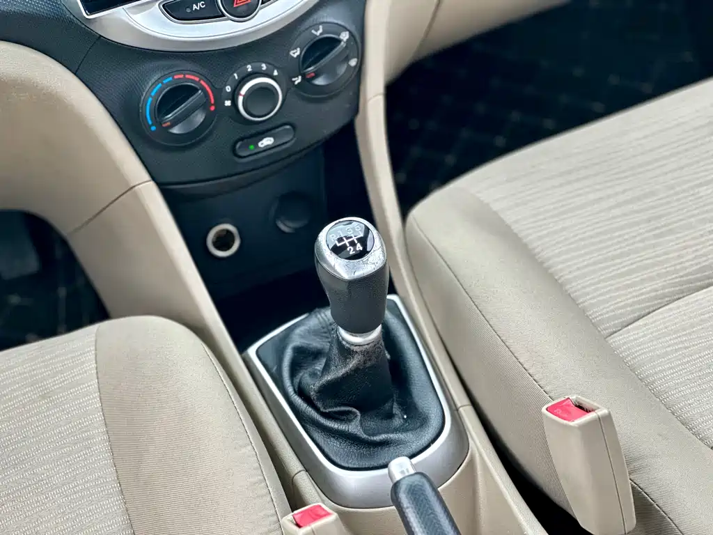 Hyundai Verna 2016 — фото 43