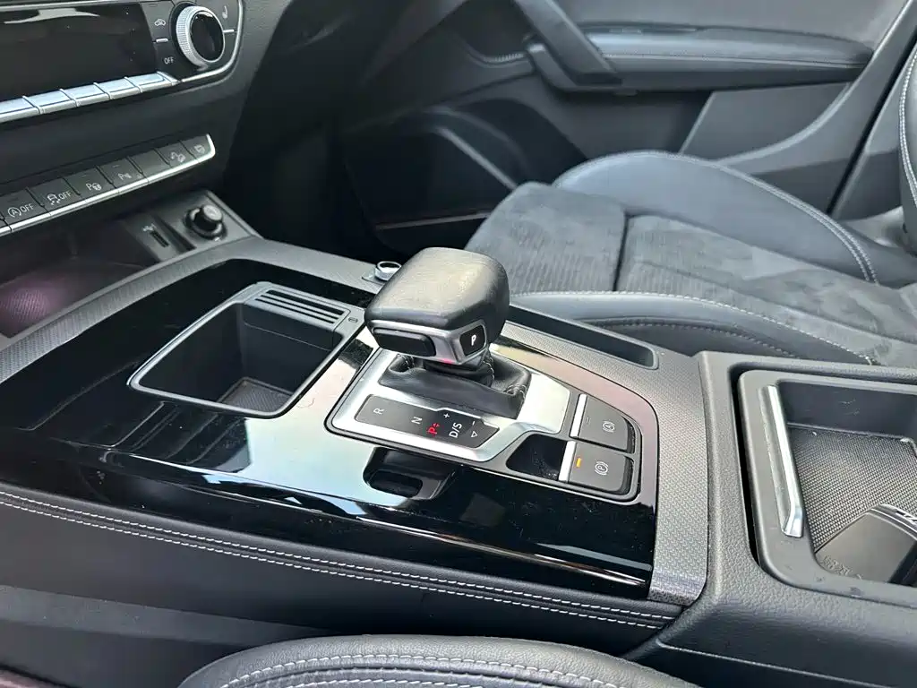 Audi Q5L Sportback 2022 — фото 13