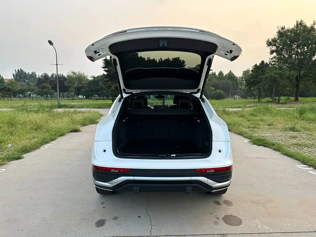 Audi Q5L Sportback 2022 — фото 8