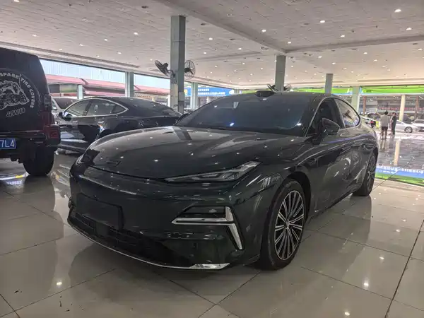 Geely Galaxy Starshine 8 2025