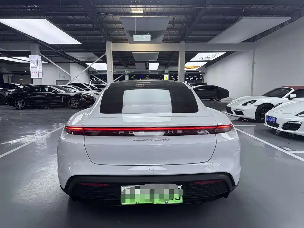 Porsche Taycan 2021 — фото 13
