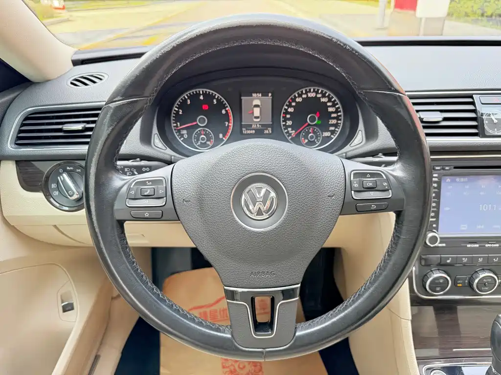 Volkswagen Passat 2015 — фото 16