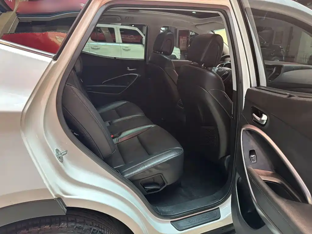 Hyundai Santa Fe 2015 — фото 18