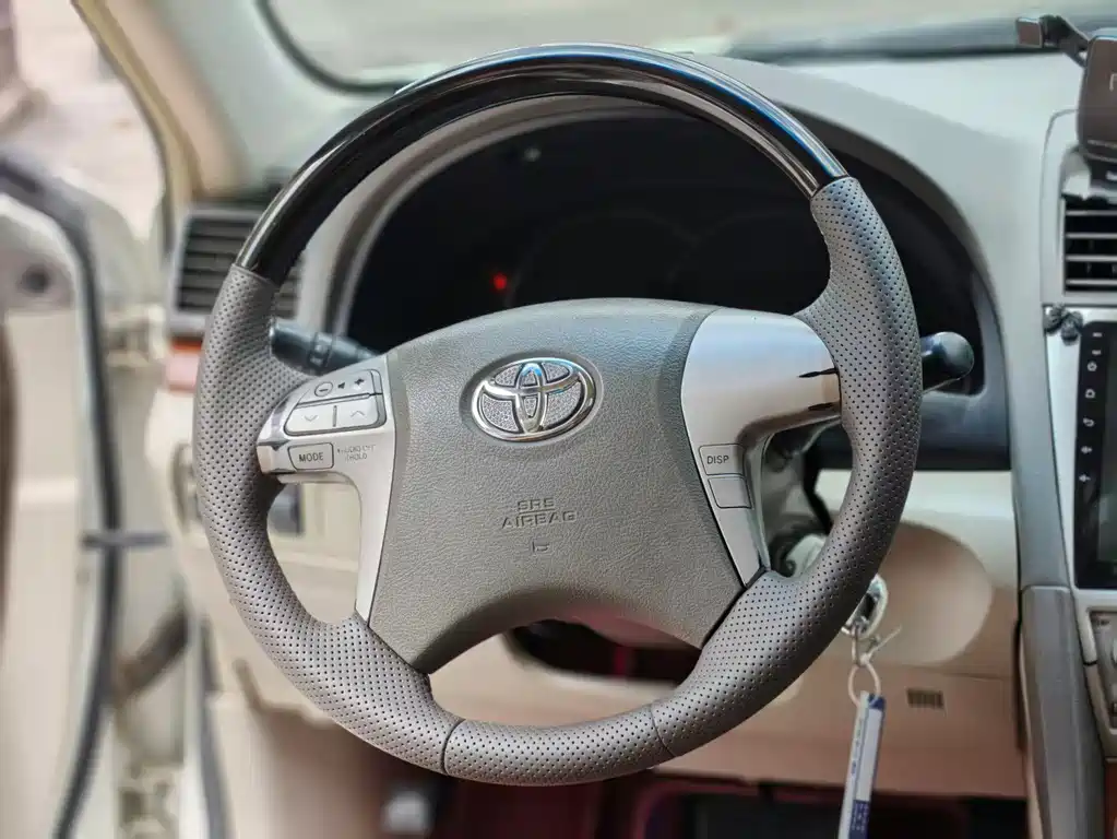 Toyota Camry 2014 — фото 9