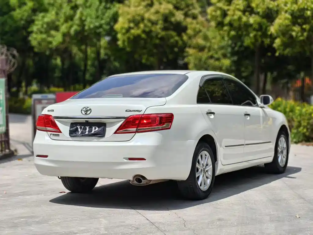 Toyota Camry 2014 — фото 13
