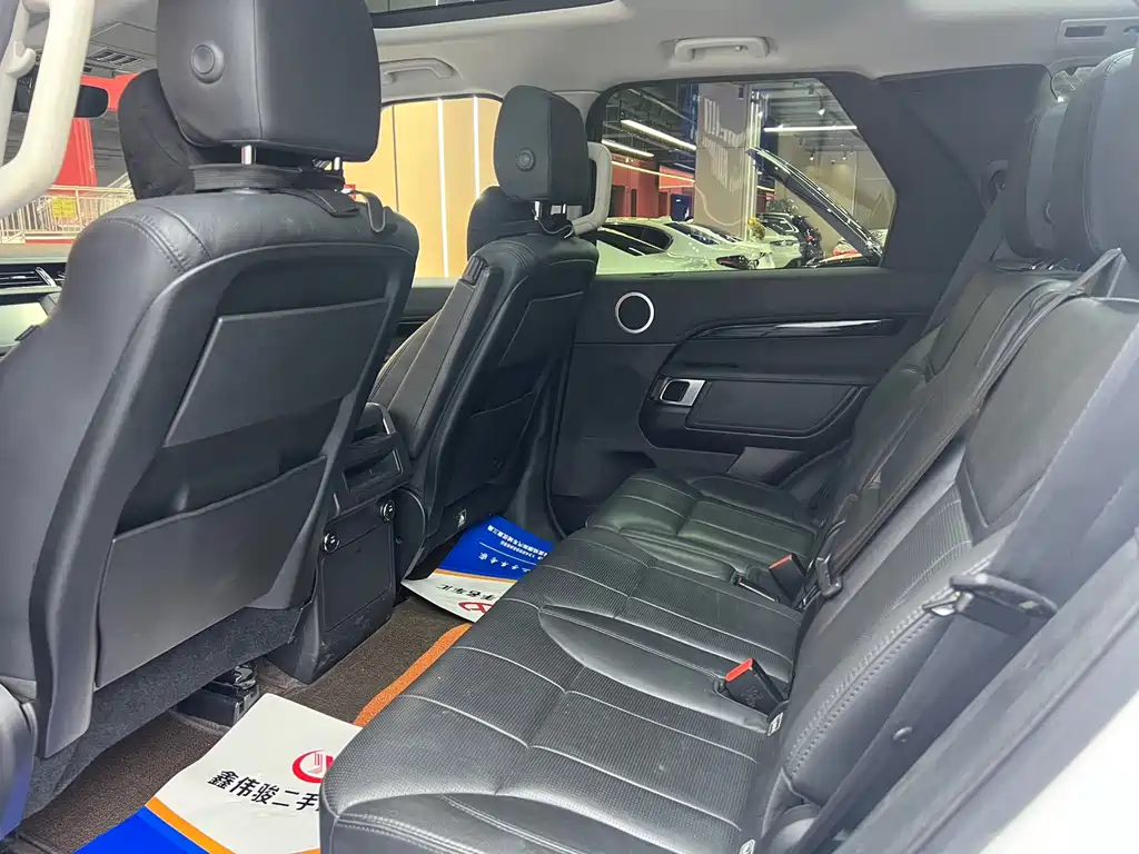 Land Rover Discovery 2018 — фото 10
