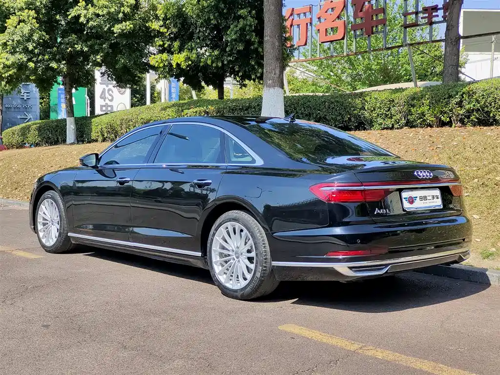Audi A8 2018 — фото 4