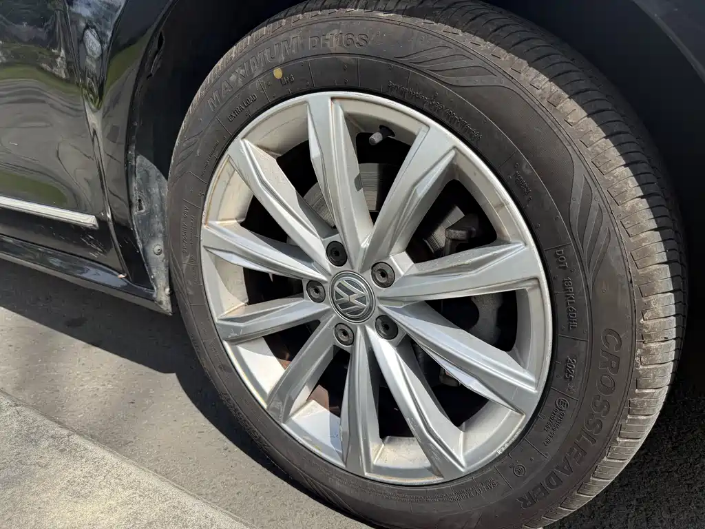 Volkswagen Passat 2018 — фото 28