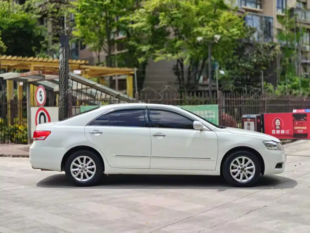 Toyota Camry 2014 — фото 17
