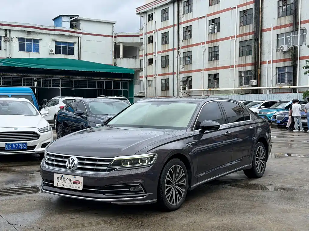 Volkswagen Phideon 2018 — фото 1