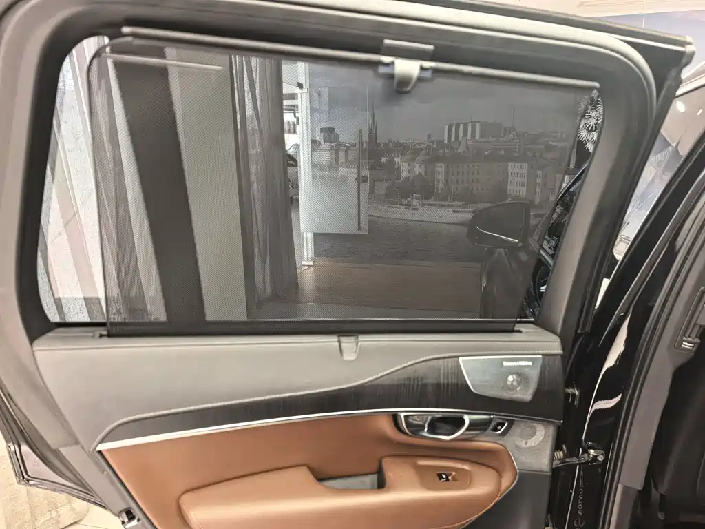 Volvo XC90 PHEV 2022 — фото 15