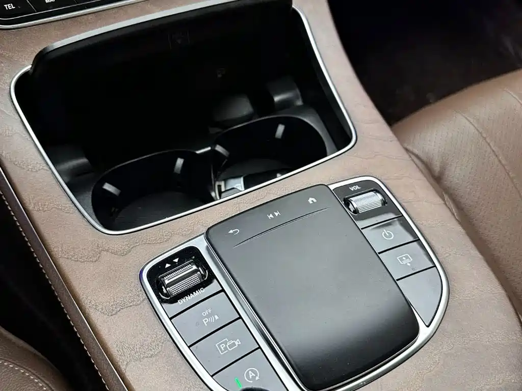 Mercedes-Benz E-Class 2021 — фото 16