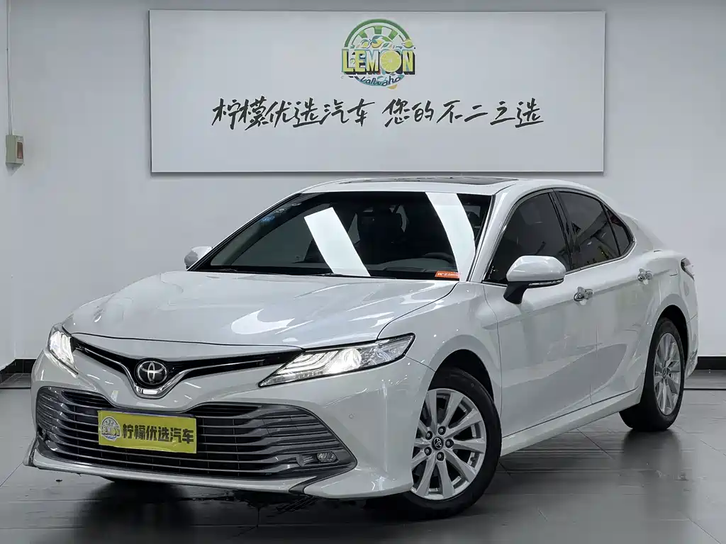 Toyota Camry 2019 — фото 2
