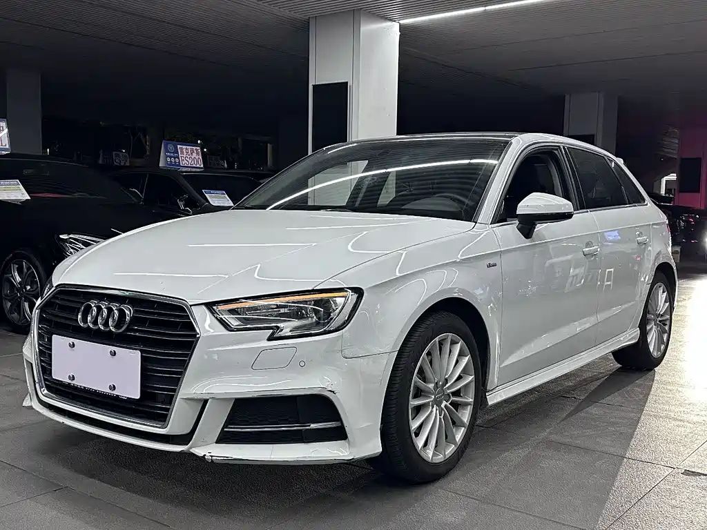 Audi A3 2017 — фото 1