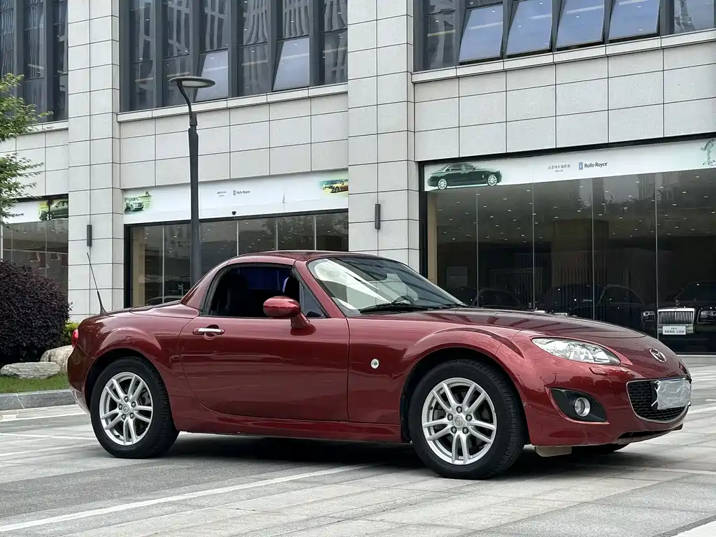 Mazda MX-5 2011 — фото 9