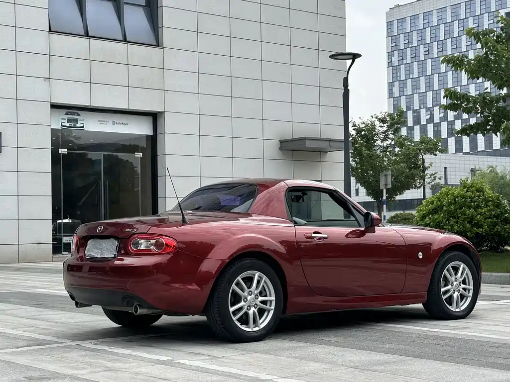 Mazda MX-5 2011 — фото 11