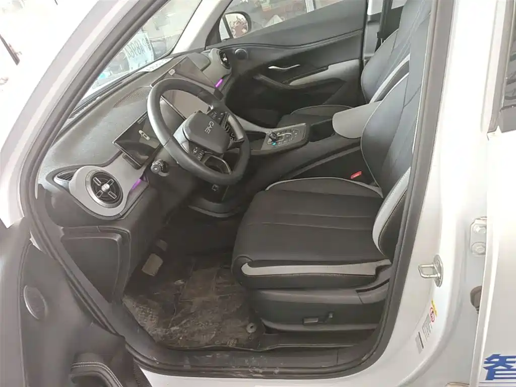 BYD Seal 05 DM-i 2025 — фото 15