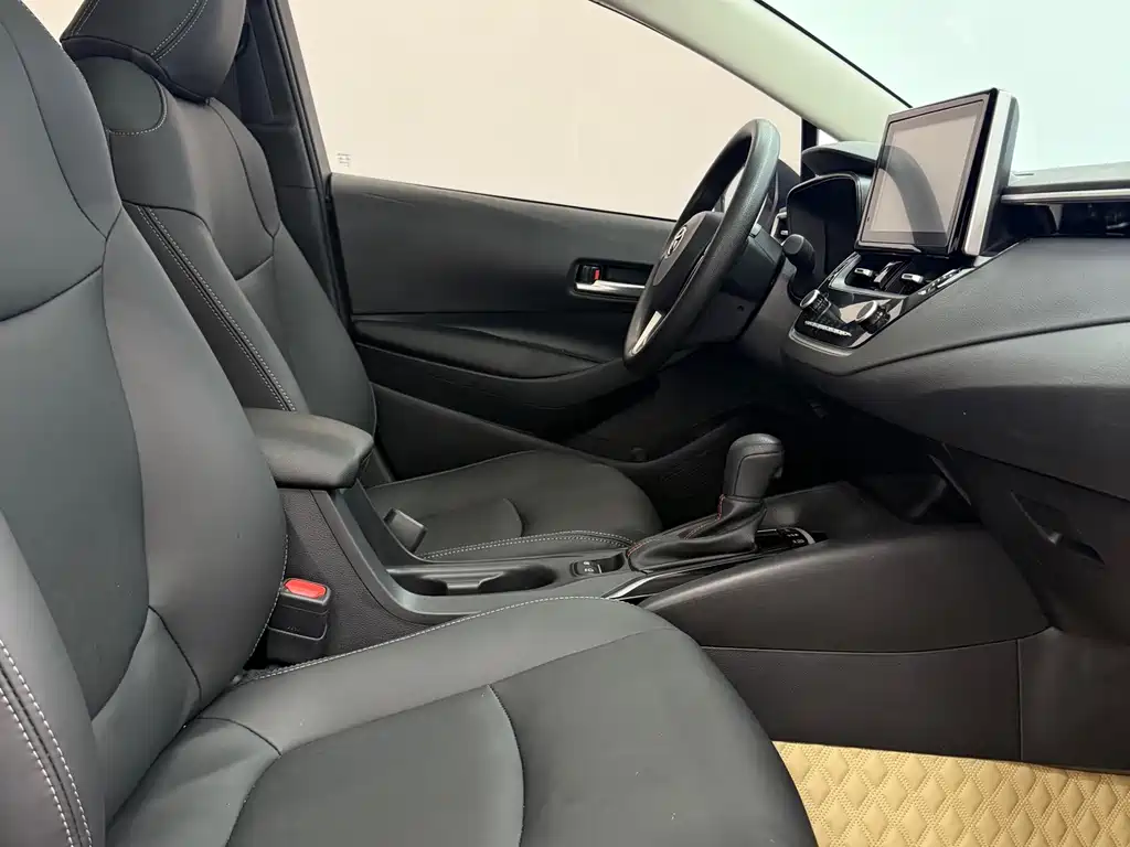 Toyota Corolla 2023 — фото 10