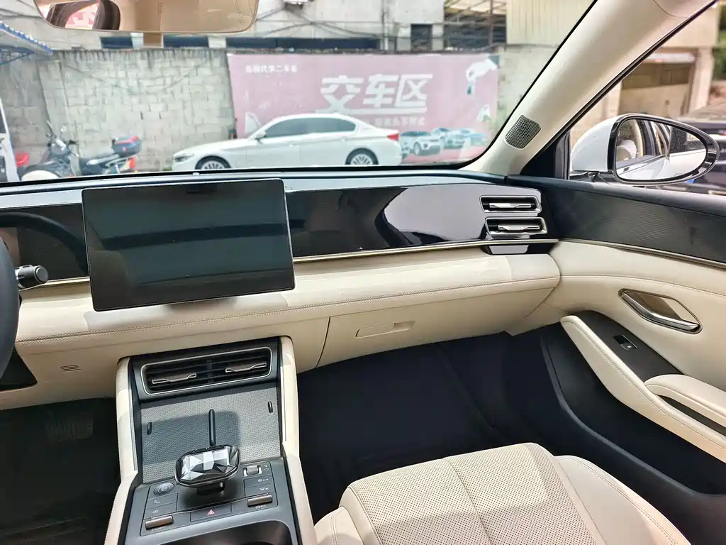 BYD Qin L 2024 — фото 8