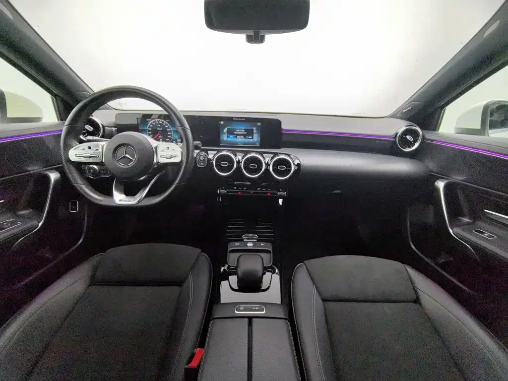 Mercedes-Benz A-Class 2019 — фото 5