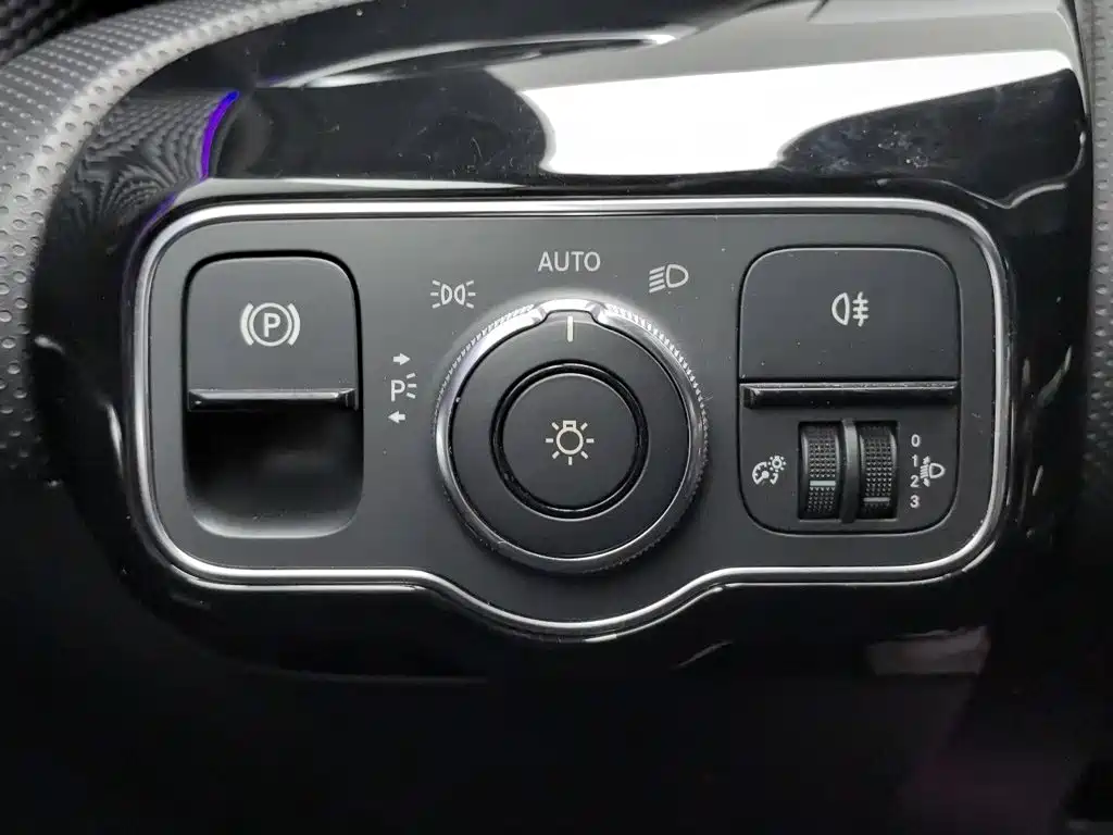 Mercedes-Benz A-Class 2019 — фото 21