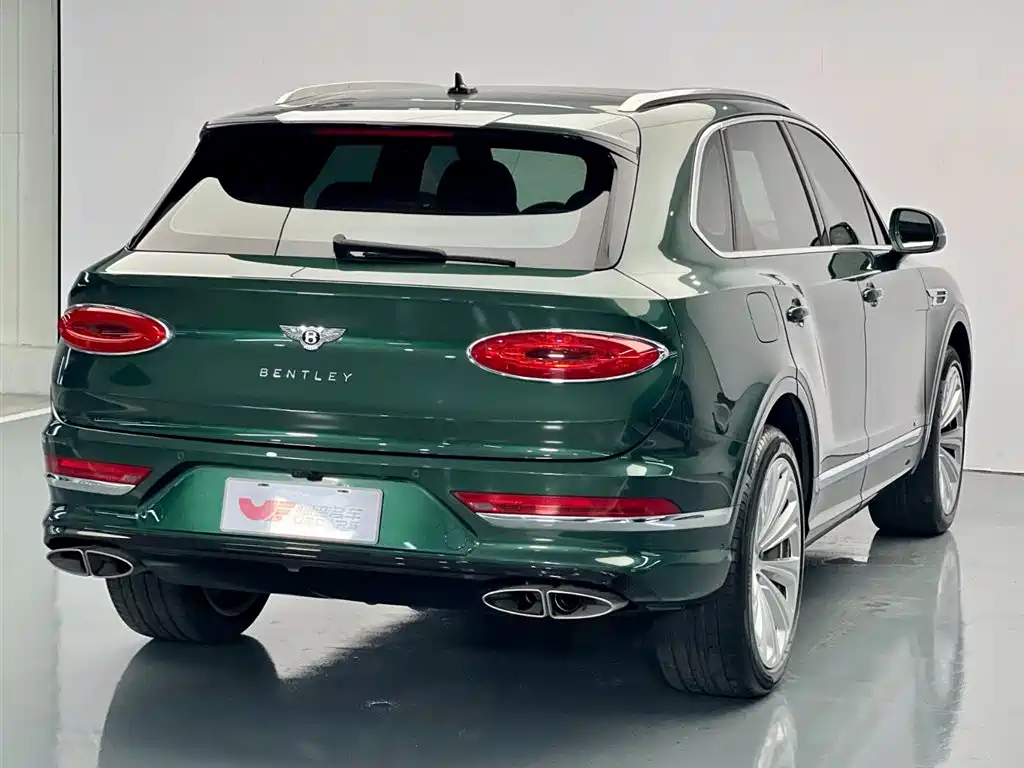 Bentley Bentayga 2021 — фото 4